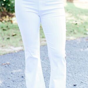 Cello Classic White Garment